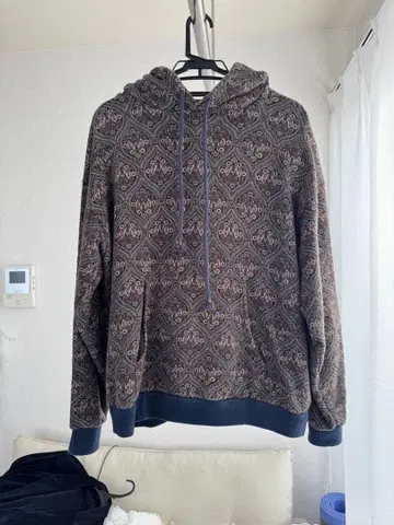 몽키 타임 에스닉 페르시아 카펫 패턴 유나이티드 애로우즈