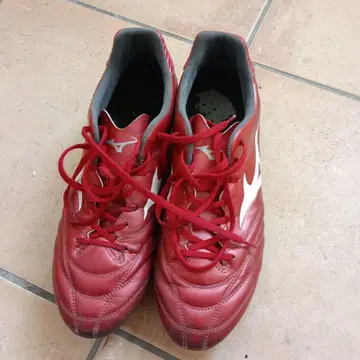 미즈노 축구화 레드