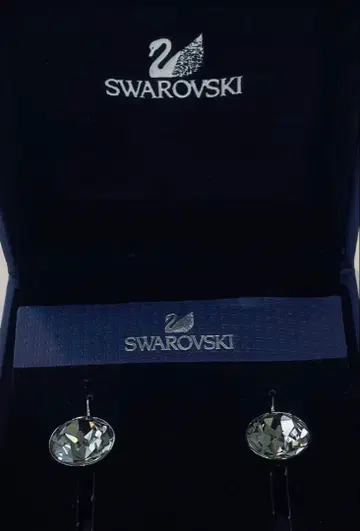 Swarovski 오벌 컷 크리스탈 귀걸이