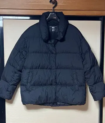 유니클로 남녀 공용 블랙 다운 90% 자켓 숏 기장 S