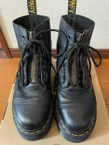 Dr. Martens Sinclair