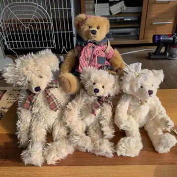 앤티크한 곰 봉제 인형 세트