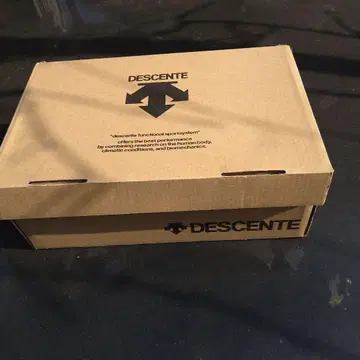 DESCENTE 블랙 스니커즈