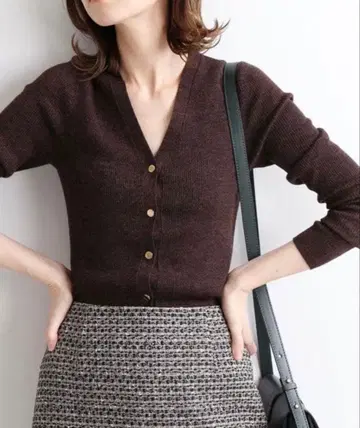 IENA 브라운 V넥 가디건