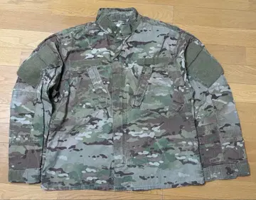 [ 미군 실물 ] 2010년제 FR-ACU 멀티캠 컴뱃 자켓 L-S