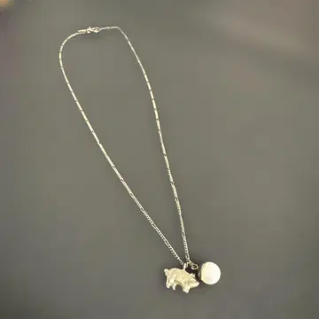 Wouters & Hendrix 돼지 모티브 진주 목걸이