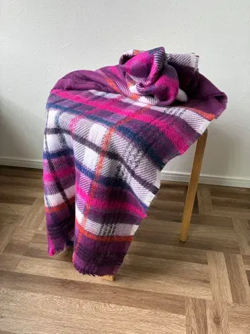 [ 미사용 ] 독일제 체크 무늬 대형 스톨/무릎 담요 퍼플