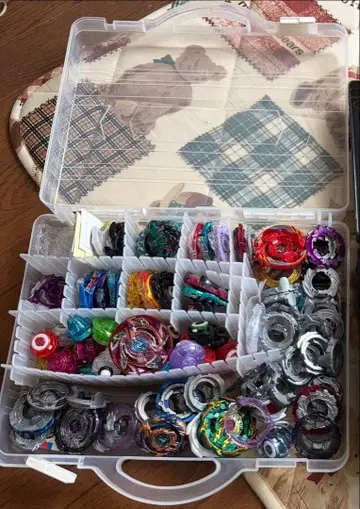 베이블레이드 버스트 케이스 포함