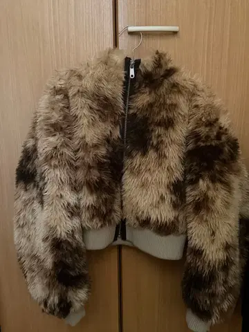 SLY CURLY BOA CROP 블루종 프리 사이즈