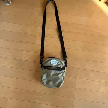 프레드릭 패커 숄더백