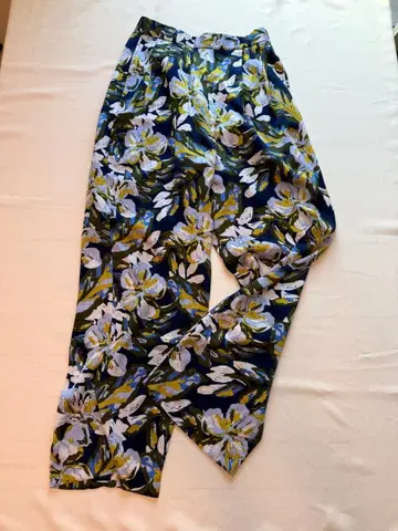 sumplicite 플로럴 프린트 릴랙스 핏 팬츠