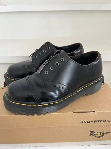 Dr. Martens BLACK VINTAGE SMOOTH 25cm