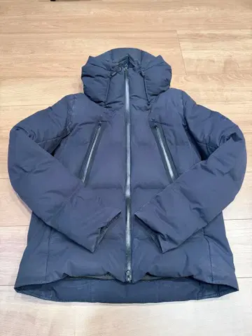데상트 올웨이즈 라인 미즈사와 다운 마운테니어 다운 자켓 네이비 L