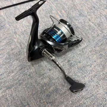 SHIMANO 16 블랙/블루 낚시릴
