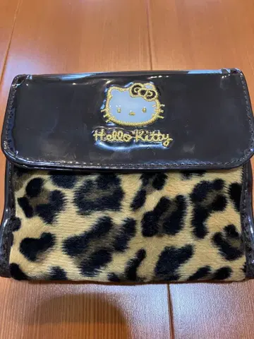 [레어] 헬로키티 레오파드 무늬 3단 폴더형 지갑 헤이세이 레트로