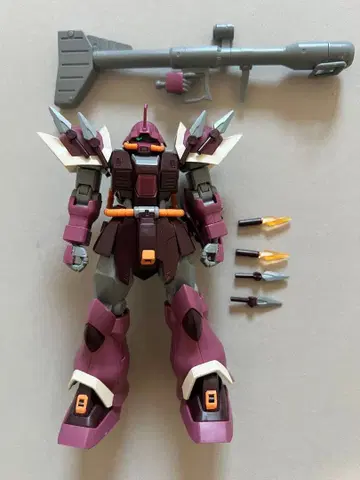 건담 프라모델 HG 이프리트 슈나이드