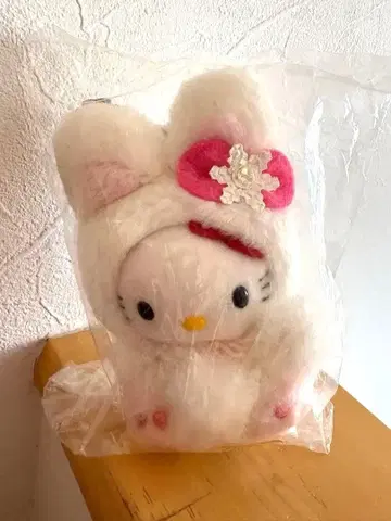 헬로키티 눈 토끼 봉제 인형 마스코트 홋카이도 2000년 택 포함