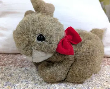 토끼 인형 쇼와 레트로 앤티크 슈타이프와 비슷함