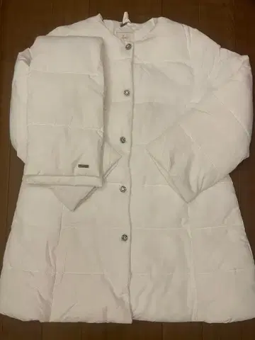 Rady 화이트 퀼팅 다운 코트 머플러 포함