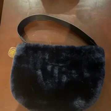 agnes b. voyage 네이비 퍼 숄더백