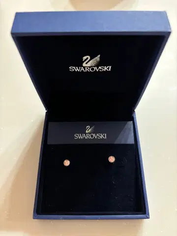 Swarovski 크리스탈 스터드 귀걸이
