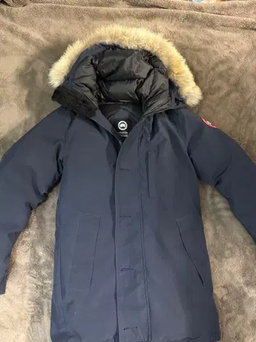 Canada Goose 네이비 다운 자켓