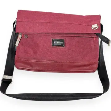 MOUSTACHE 폴리 캠퍼스 숄더백 VUV-4601