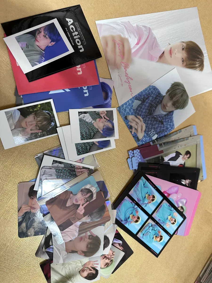 WEI Jang Daehyeon album photocards bulk sell (50+ sheets)