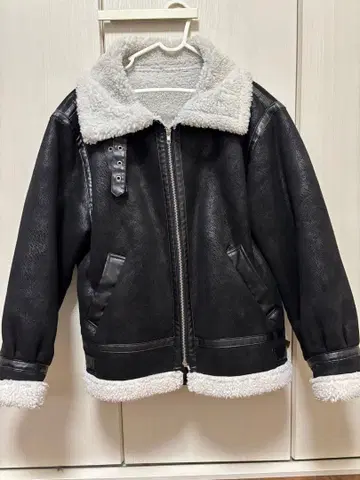 인조 가죽 보아 무스탕 코트