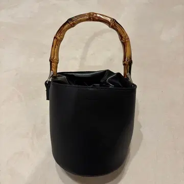 뱀부 핸들 버킷백