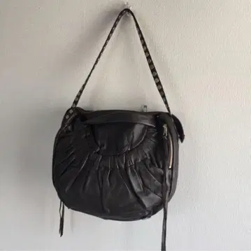 스터드 벨트 숄더백