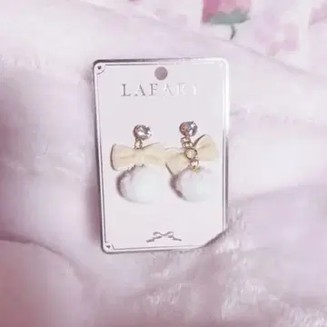 LAFARY 리본 퍼 귀걸이