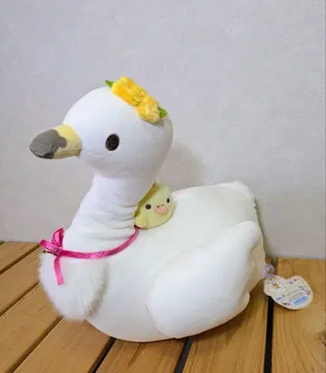 리락쿠마 스완과 골드 컬러 꽃 스완 씨의 봉제 인형 쿠션