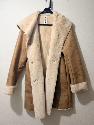 Coomb 무스탕 코트