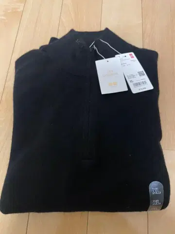 새상품 유니클로 블랙 XL 하프 지퍼 캐시미어