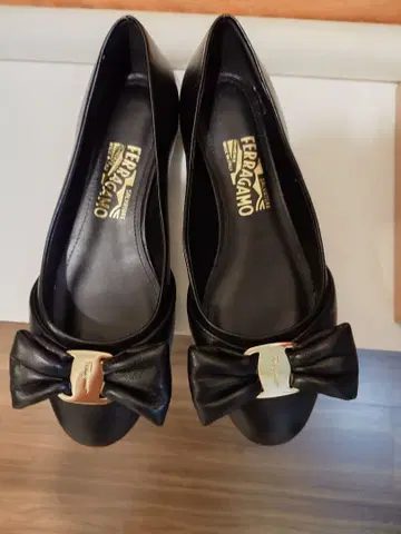 미사용 Ferragamo 바라 리본 펌프스 24.5cm