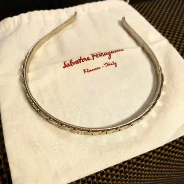 Salvatore Ferragamo 골드 머리띠