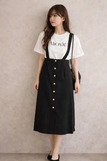 노리즈 오버롤 스커트 블랙 시마무라 반팔 T셔츠 화이트