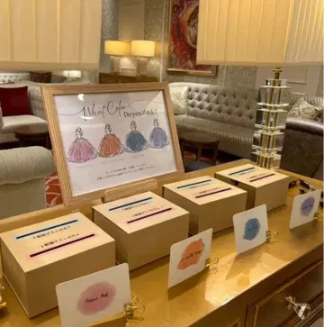 컬러 드레스 맞추기 퀴즈 세트 웰컴 스페이스 결혼식 웨딩 브라이덜