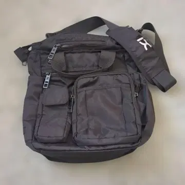 INOXTO 블랙 숄더백 다기능 수납