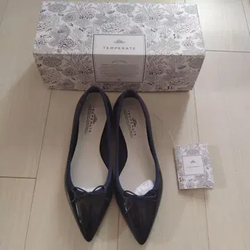 최종 가격 미사용 새상품 TEMPERATE 템퍼레이트 네이비 펌프스 38
