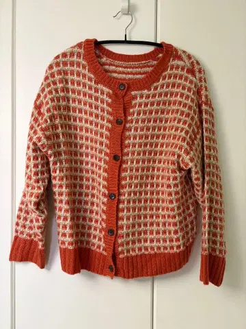 Samansa Mos2 오렌지 계열 체크 무늬 니트 가디건