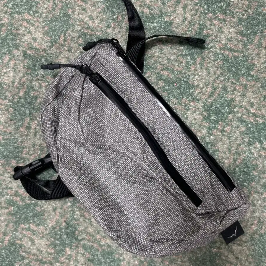 CAYL Kale Ultra Fanny Light Gray on Bunjang Global Site.