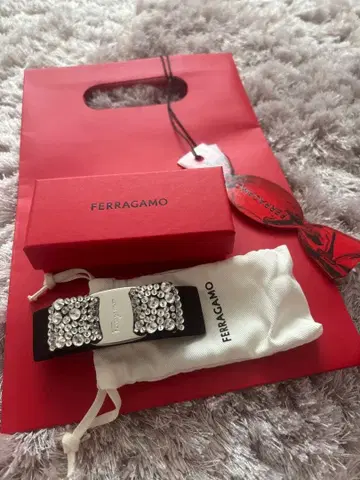 미사용 새상품! FERRAGAMO 크리스탈 헤어 액세서리