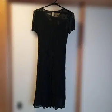 스트로베리 필드 블랙 슬립 드레스