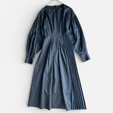 엘렌딕 사이드 플리츠 롱 원피스 01 네이비 절개 디자인