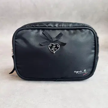 agnes b. 리본 메탈 로고 화장품 파우치 소품함