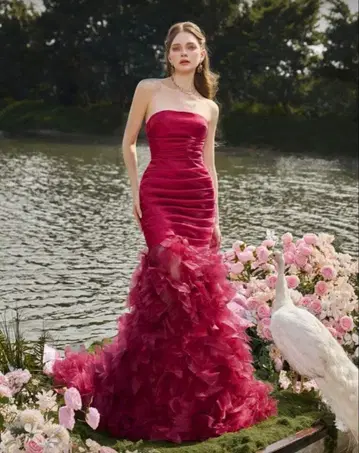 와인 레드 스트랩리스 머메이드 드레스 컬러 드레스 웨딩