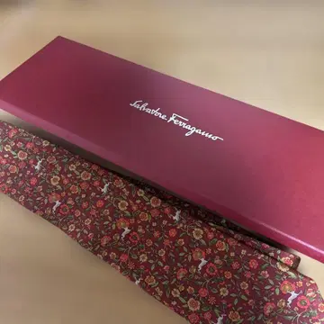 Salvatore Ferragamo 토끼 꽃무늬 넥타이