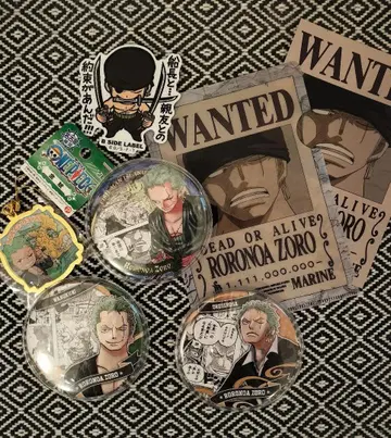 로로노아 조로 캔뱃지 세트